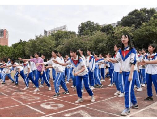 惠州第八中学校服