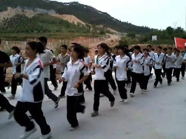 惠东县荣超中学校服