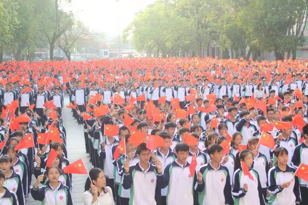 龙门县龙门中学校服