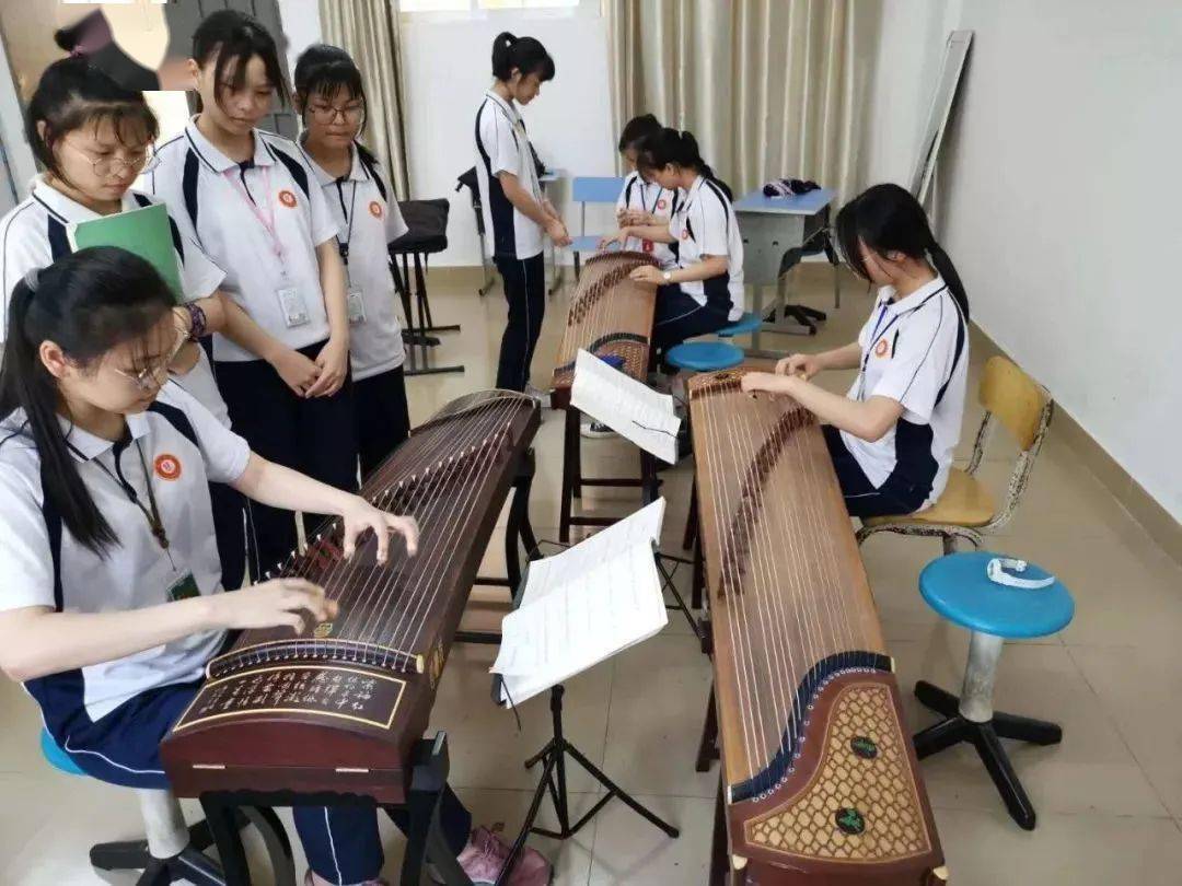 龙门县龙门中学夏季校服