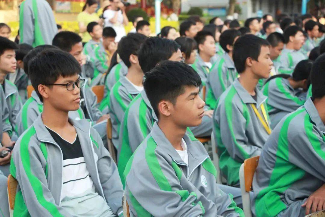 龙门永汉中学校服