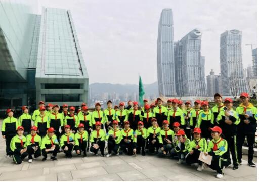 重庆市字水中学校校服