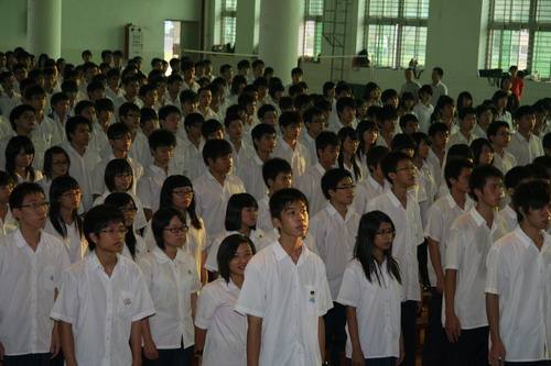 东莞市第五高级中学校服