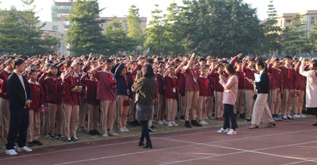 东莞大岭山新风中学校服