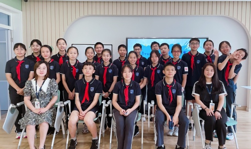 上海世界外国语小学校服