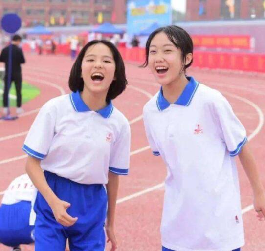 广州大学附属中学校服