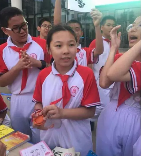 北师大附属海口学校校服