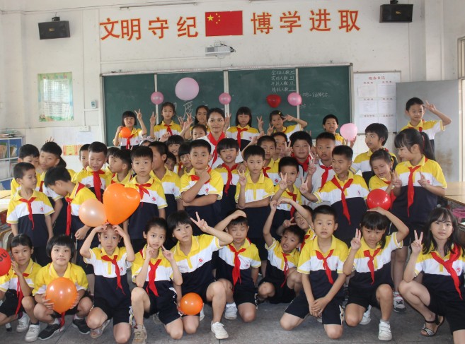 惠州潼侨小学校服