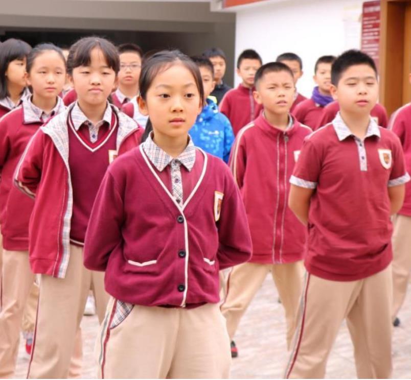 台州外国语学校校服图片
